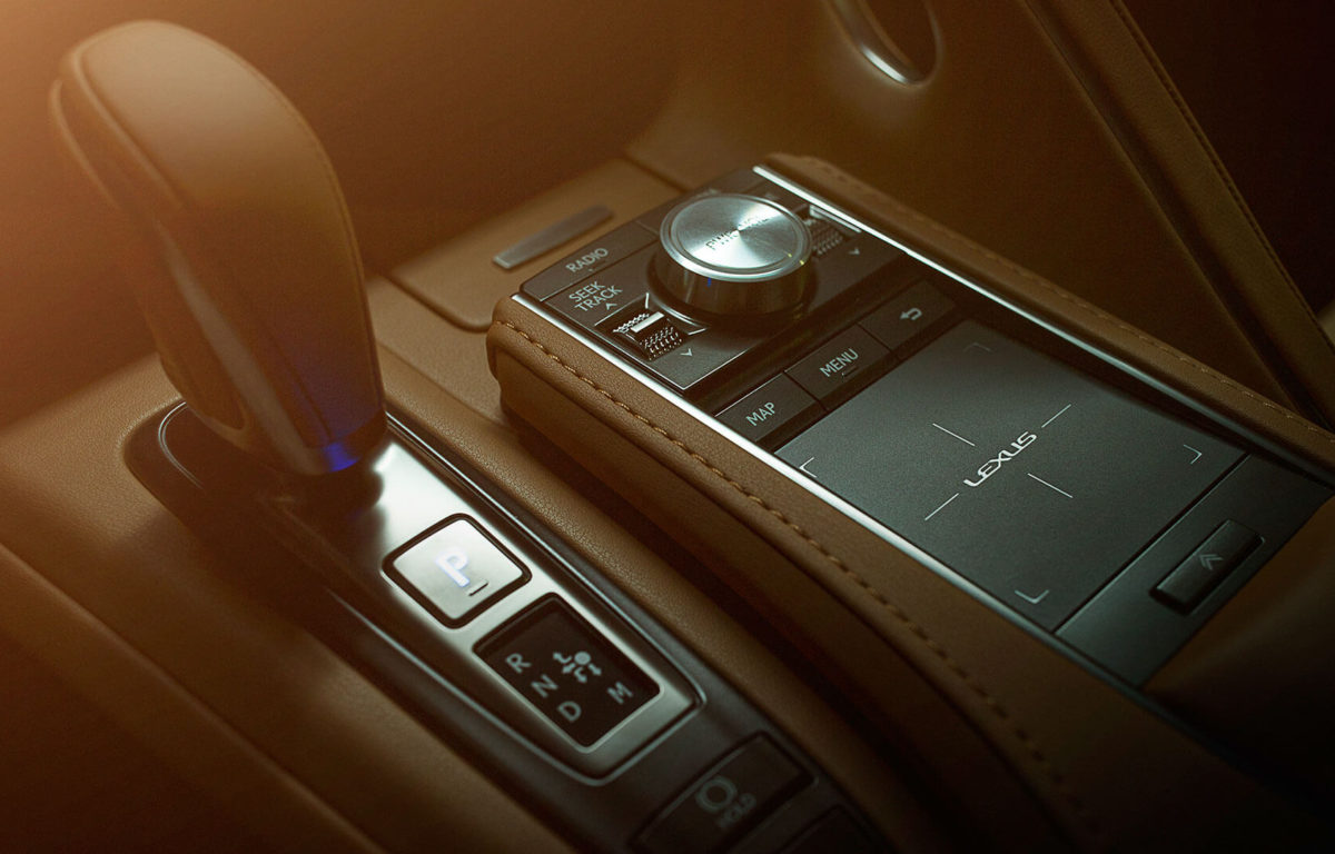 Lexus lc500h detalhe interior