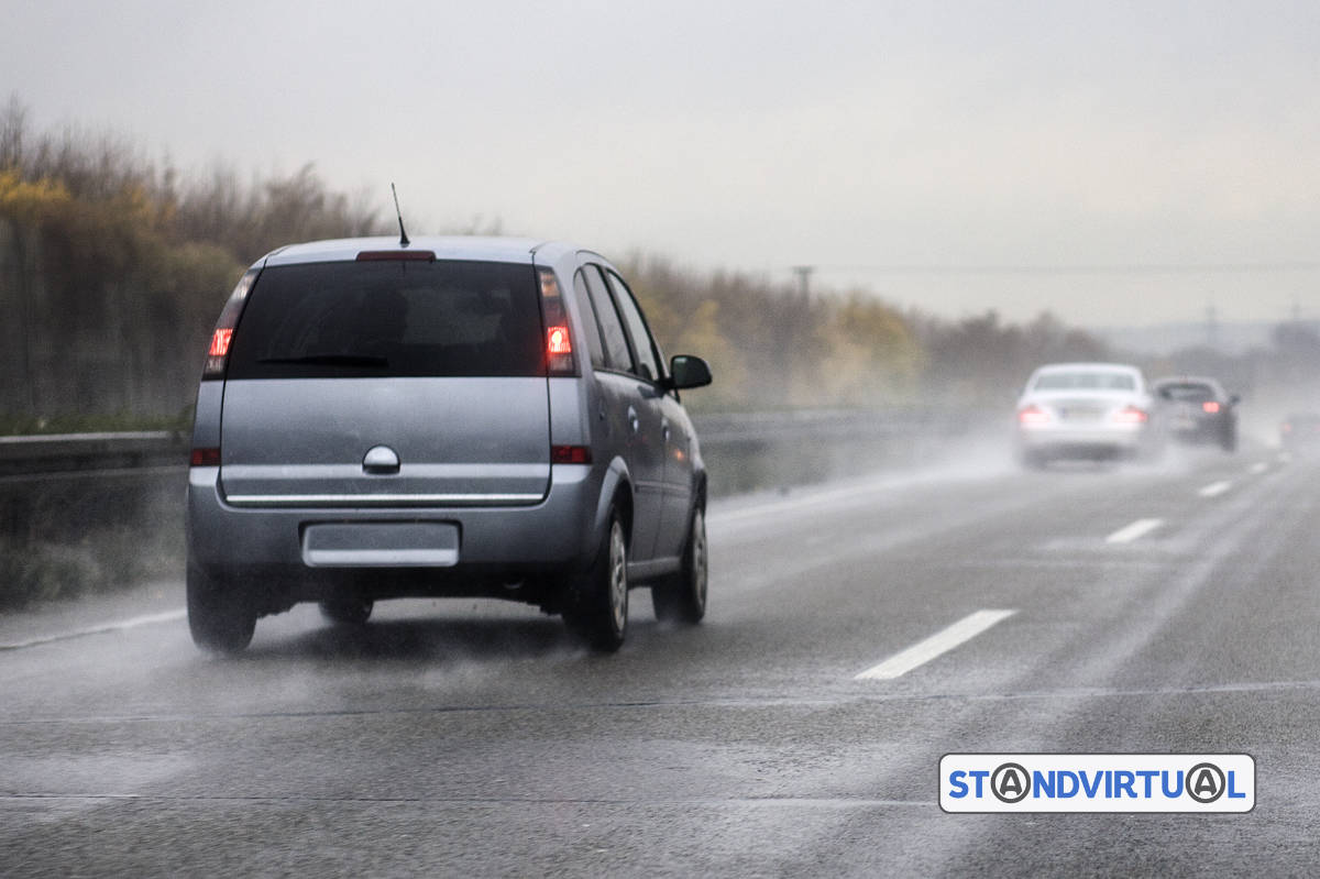 Dicas para conduzir a? chuva ou com inundac?o?es