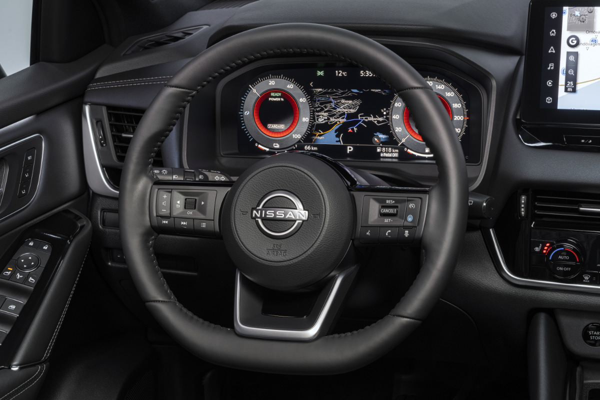 Novo SUV Crossover Nissan Ariya eletrico volante
