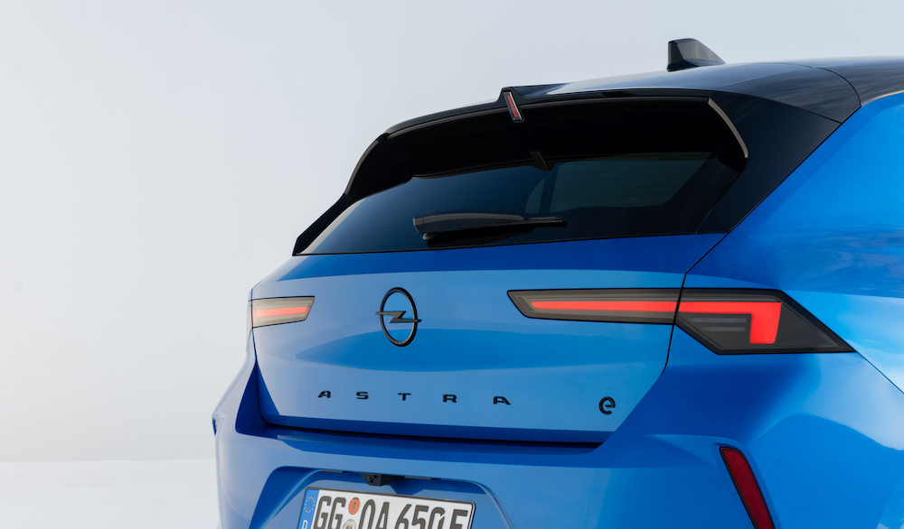 Opel Astra Electric traseira