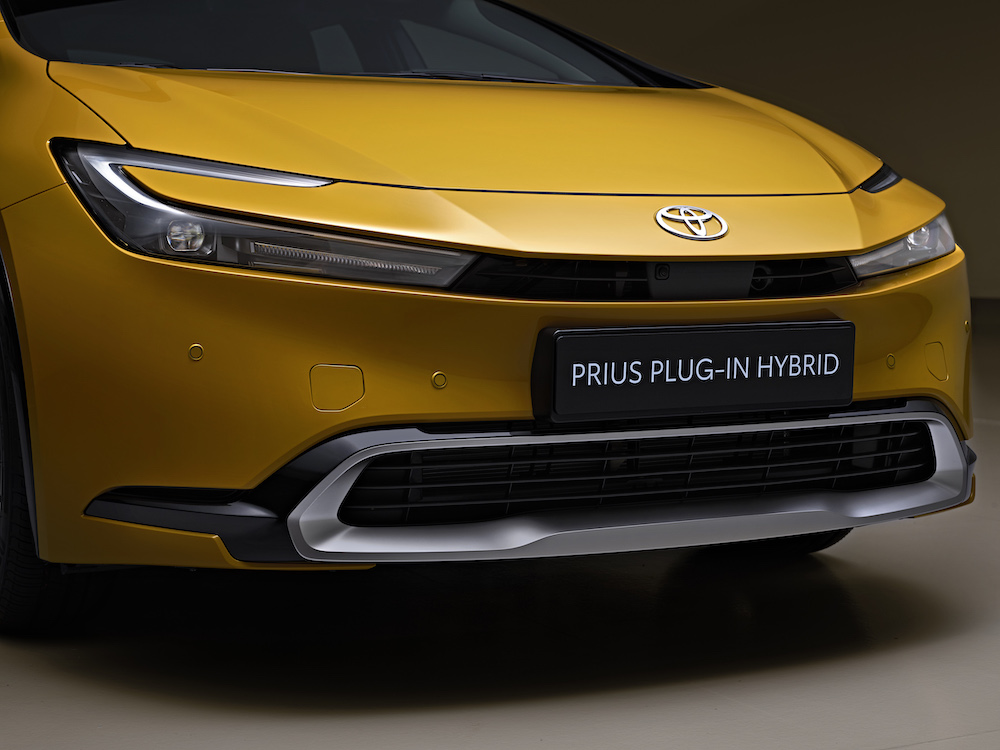 Toyota Prius hibrido plug-in frente