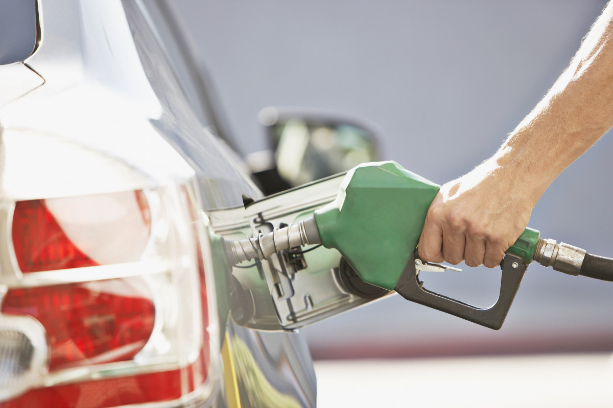 Preços combustíveis descem início setembro