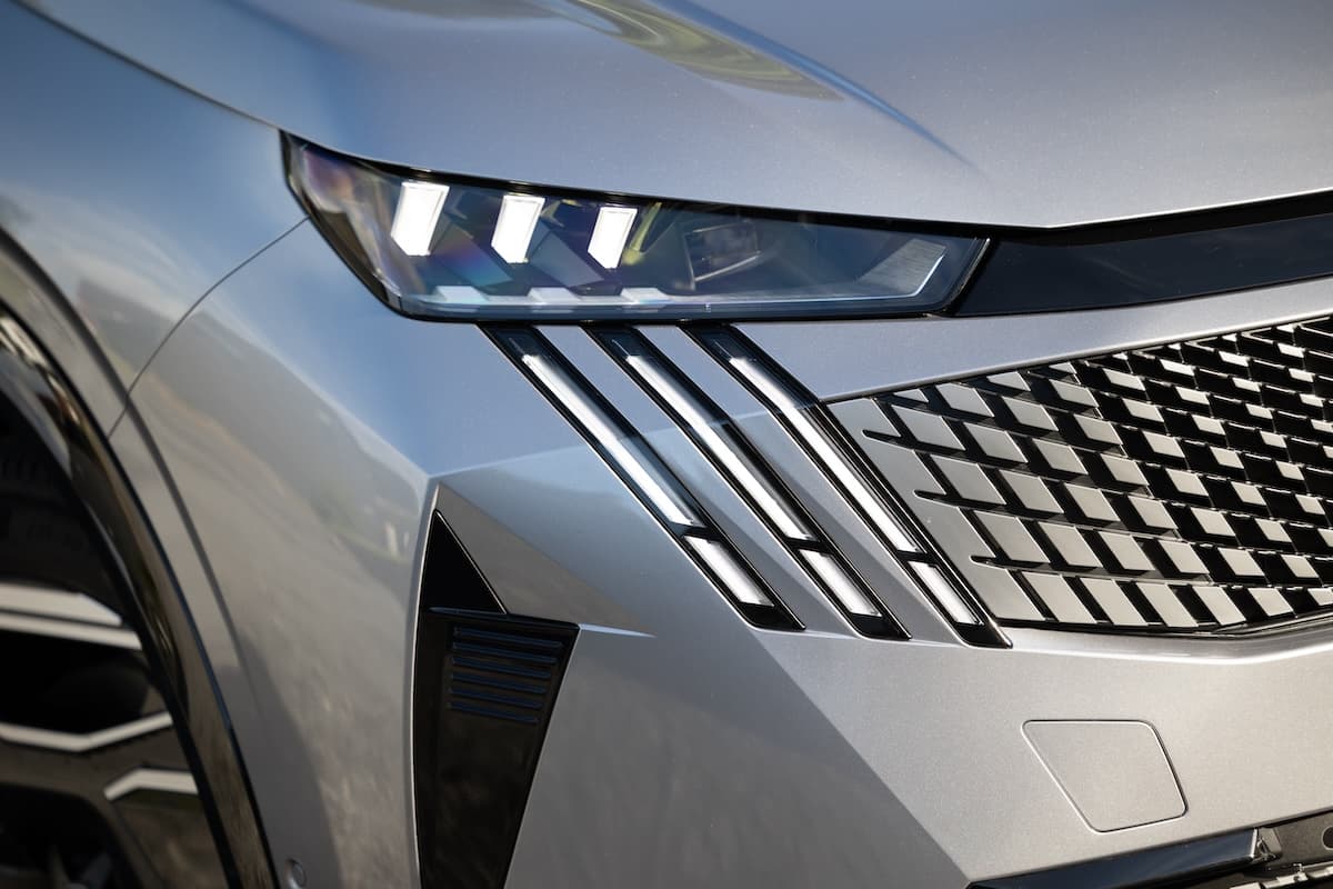 Peugeot E-5008 frente