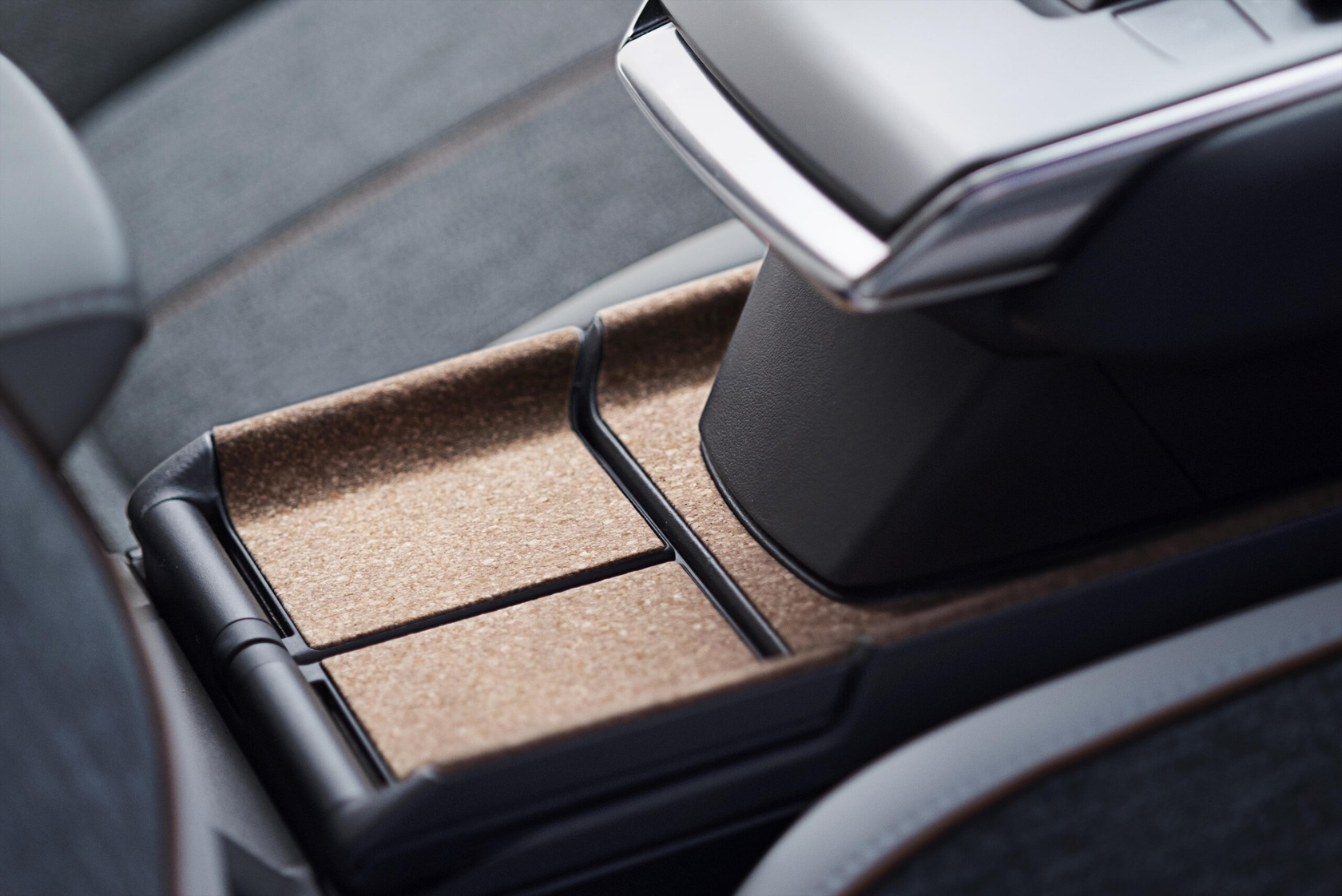 O interior em cortiça do Mazda MX-30