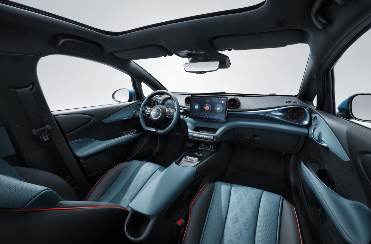Novo BYD Dolphin interior