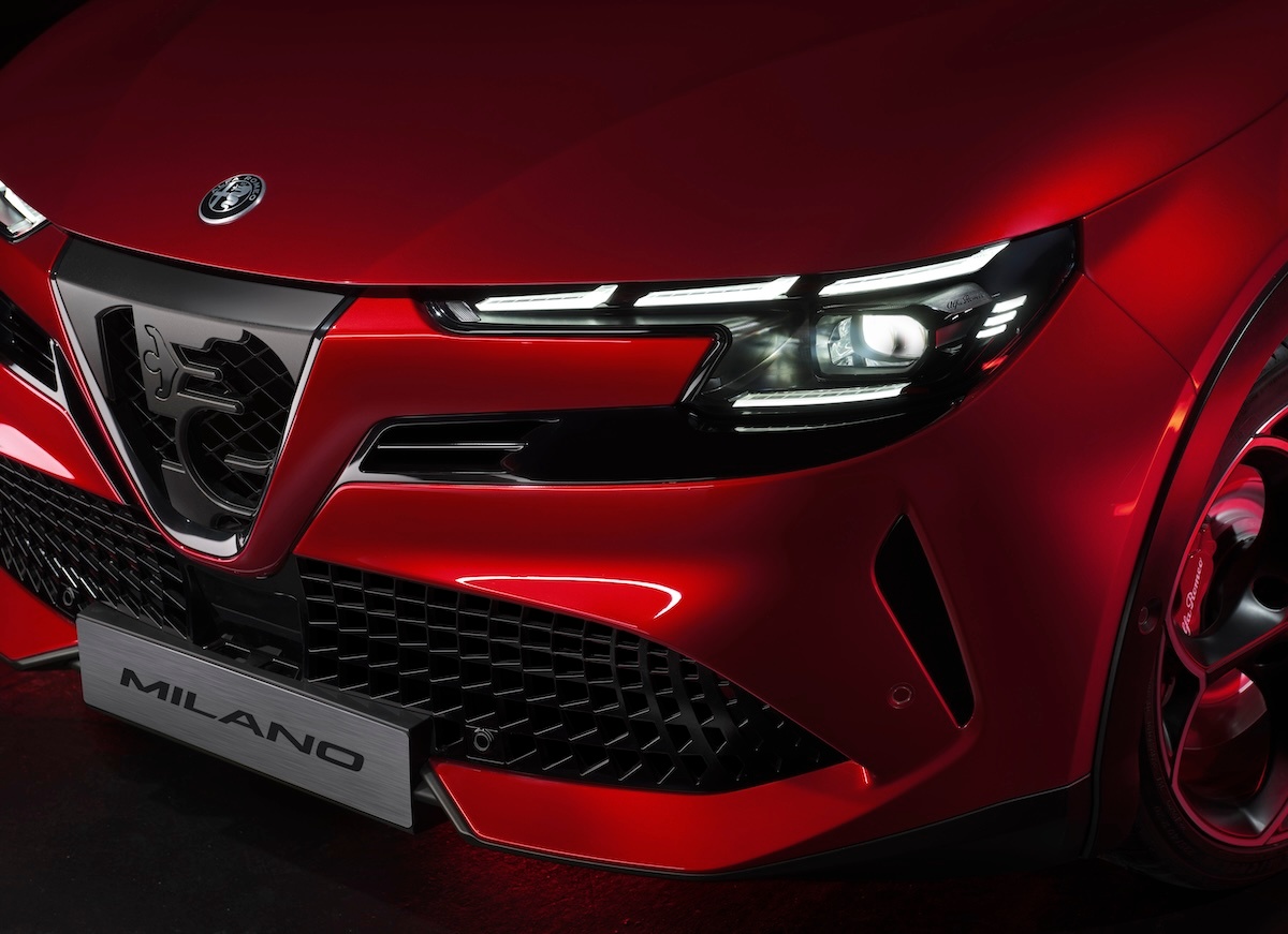 Alfa Romeo Milano frente