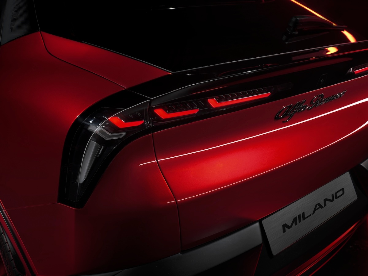 Alfa Romeo Milano traseira