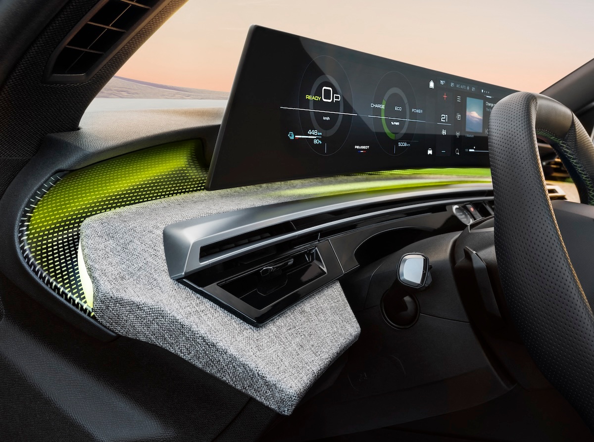 Novo Peugeot 5008 volante
