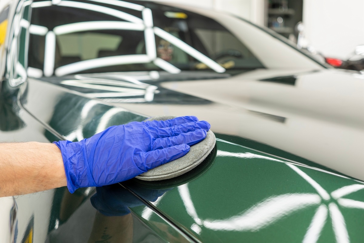 Passar cera carro novo proteger pintura