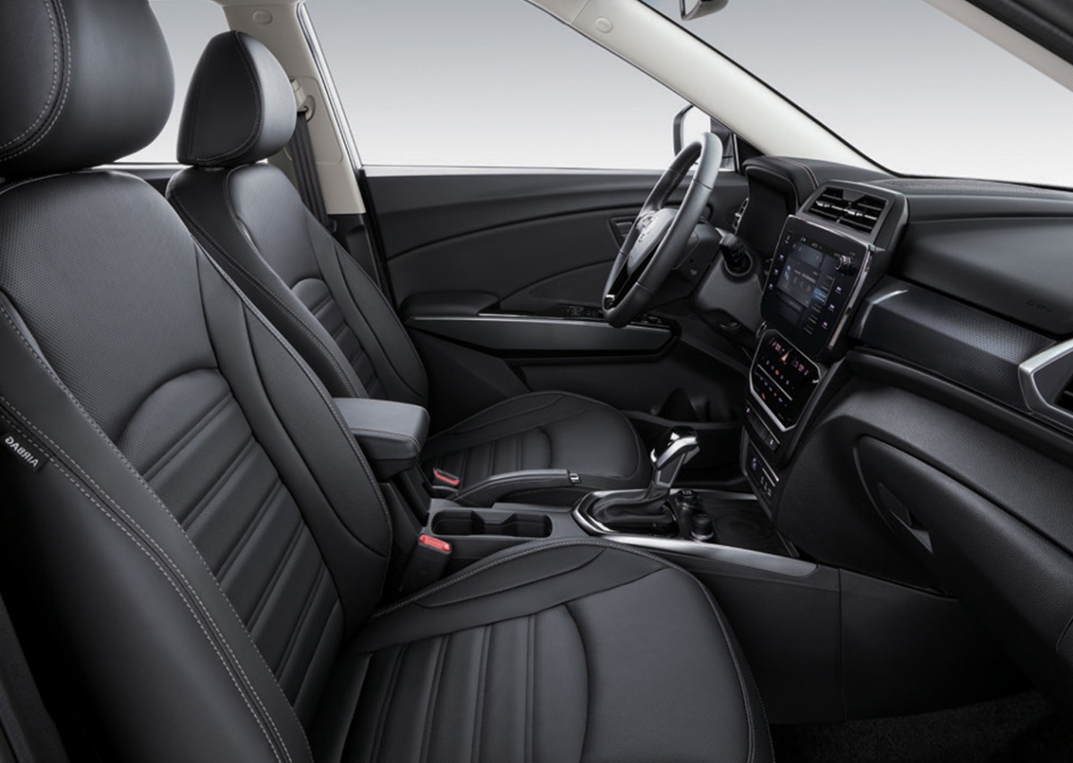KGM Tivoli interior