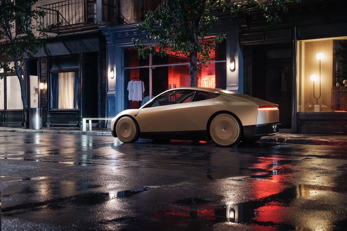 Novo Tesla Robotaxi parado