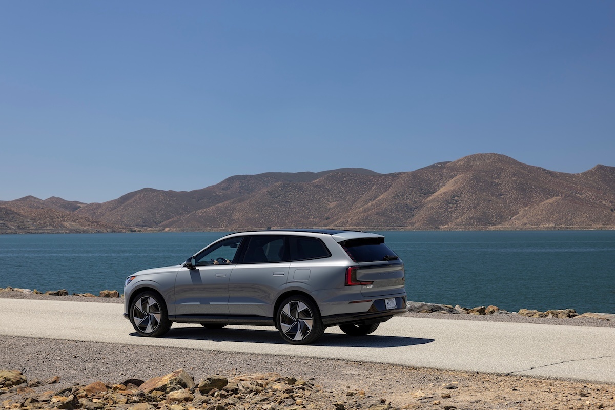 Volvo EX90 traseira