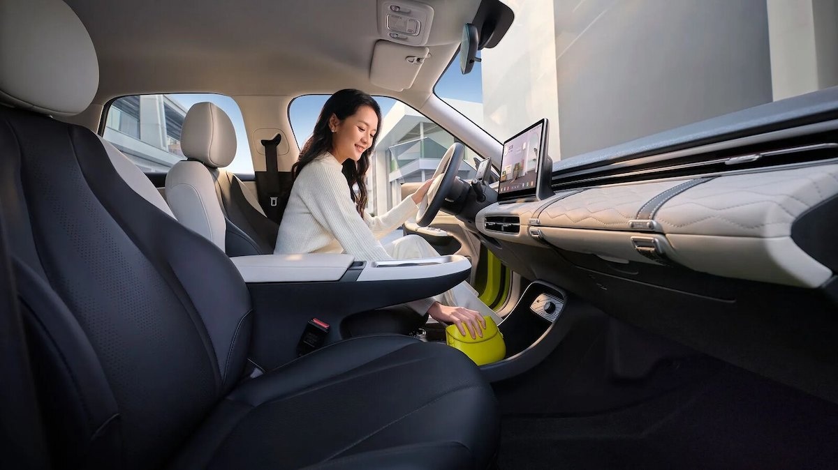 Dongfeng Box interior