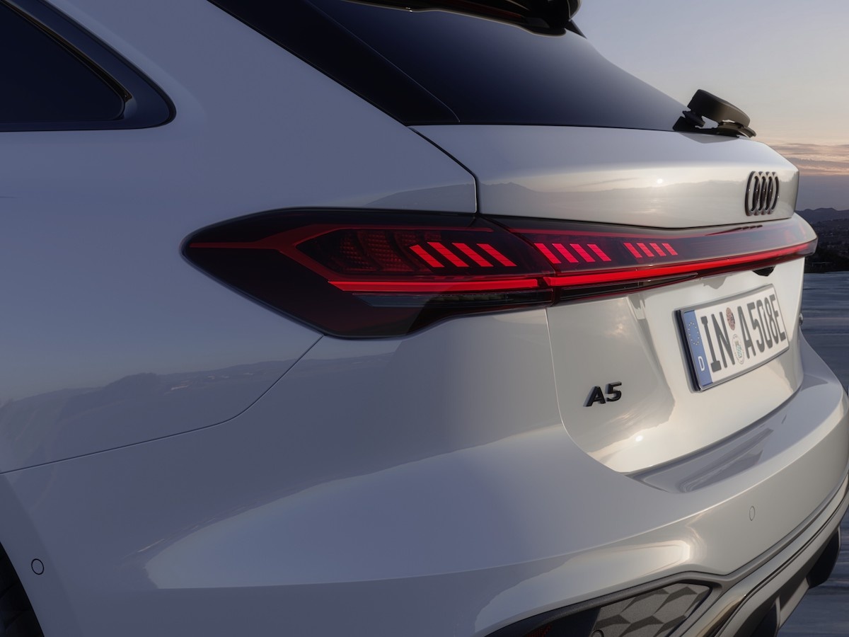 Audi A5 Avant e-hybrid quattro bagageira