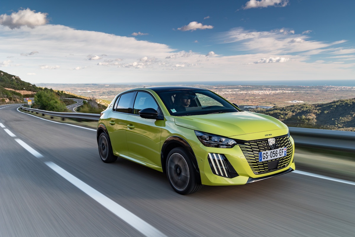 Peugeot E208