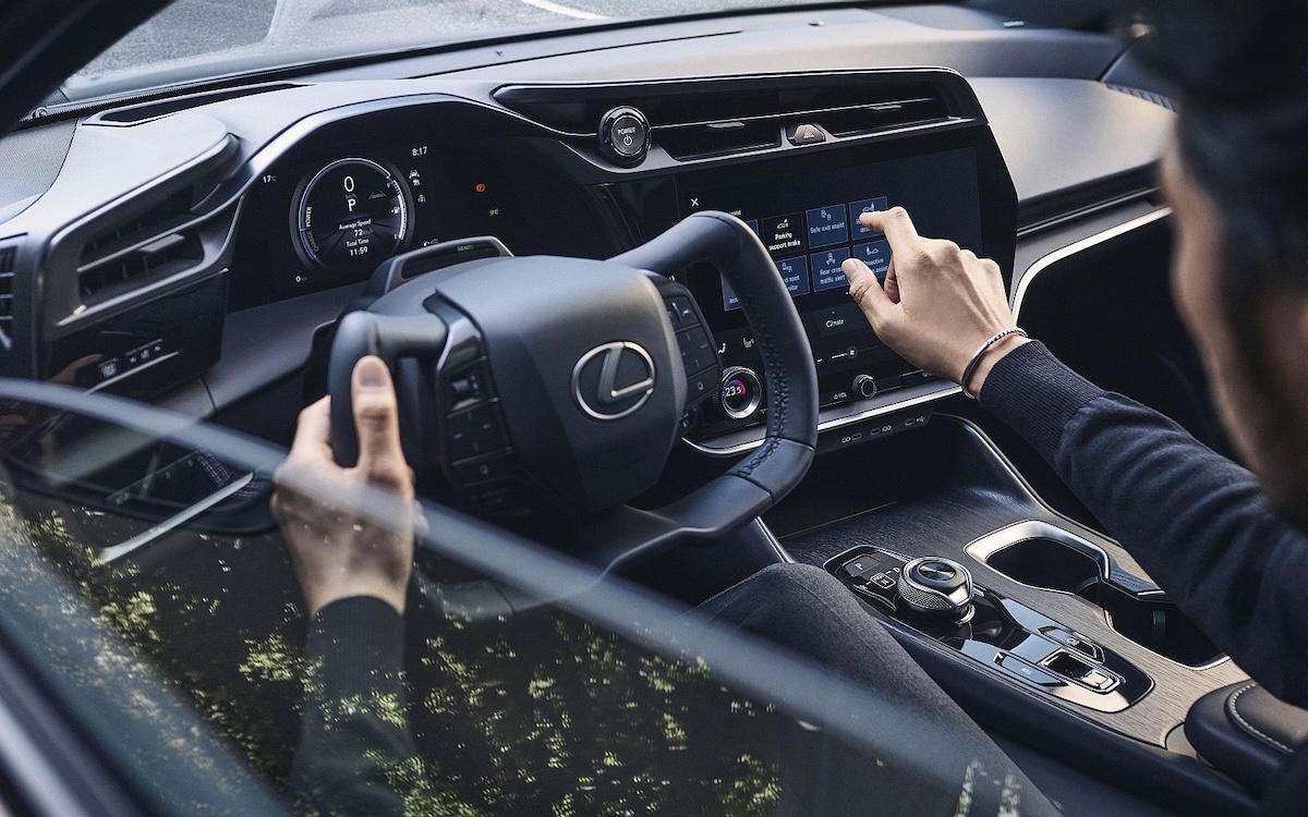Lexus RZ 2026 Volante