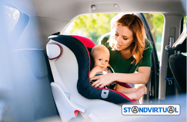 cadeirinhas para crianças- mãe a colocar o filho na cedeirinha