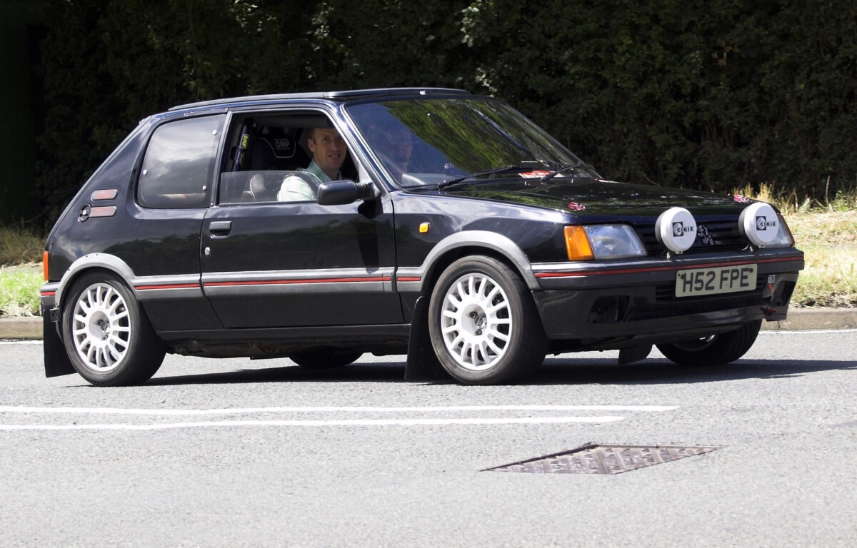 Carro clássico Peugeot 205 GTI usado Standvirtual