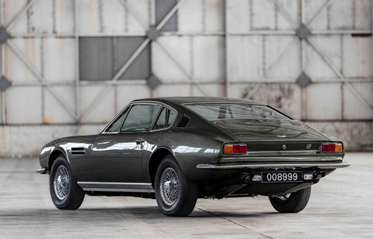 Aston Martin DBS Standvirtual