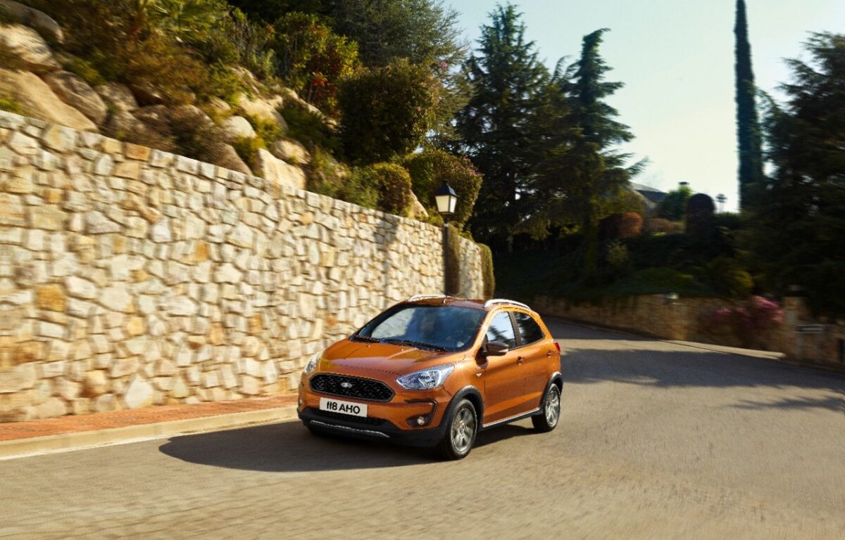 Ford KA+ carro segunda mão barato gasolina
