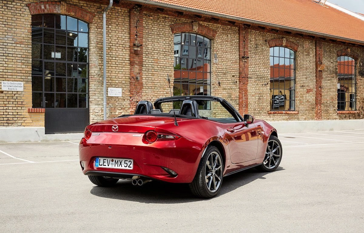 Mazda MX-5 carro desportivo