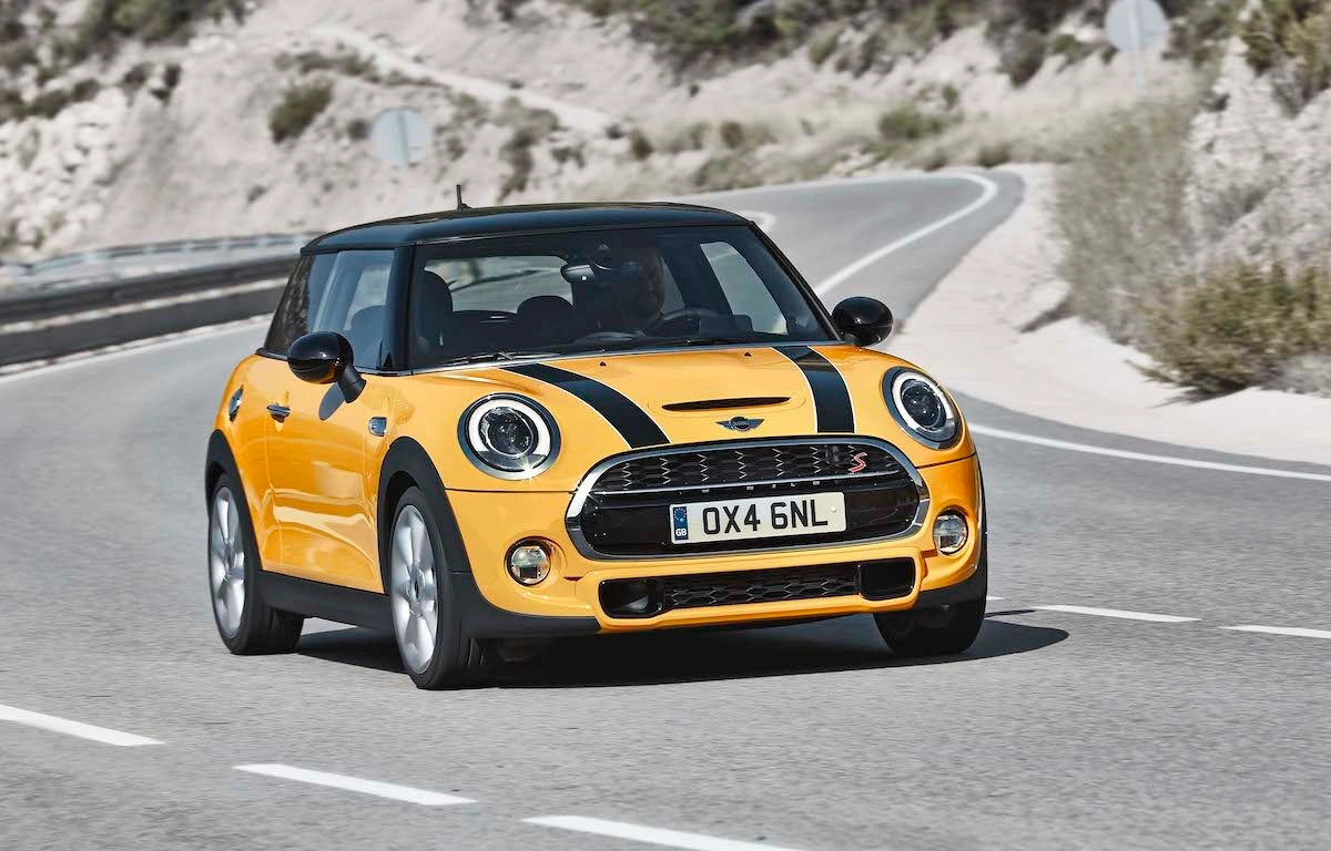 Mini Cooper S desportivo usado