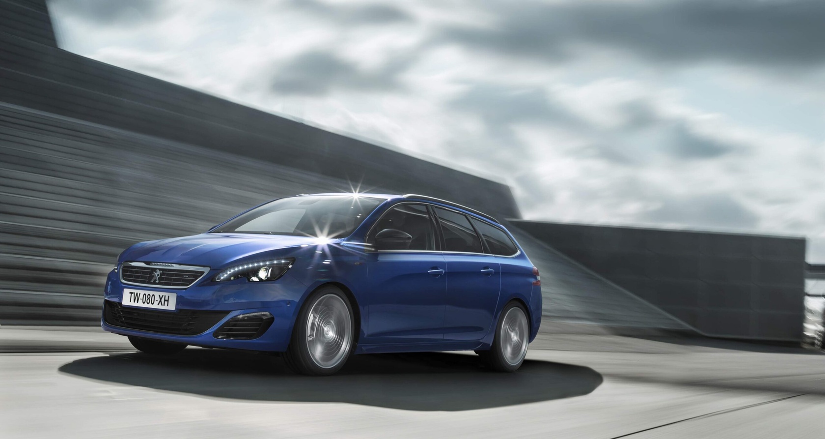 Peugeot 308 SW carros familiares Standvirutal