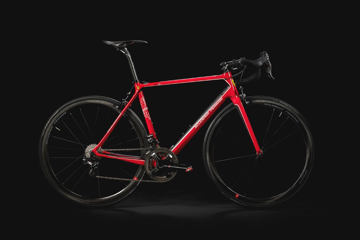 Bicicleta Bianchi Ferrari Road Bike