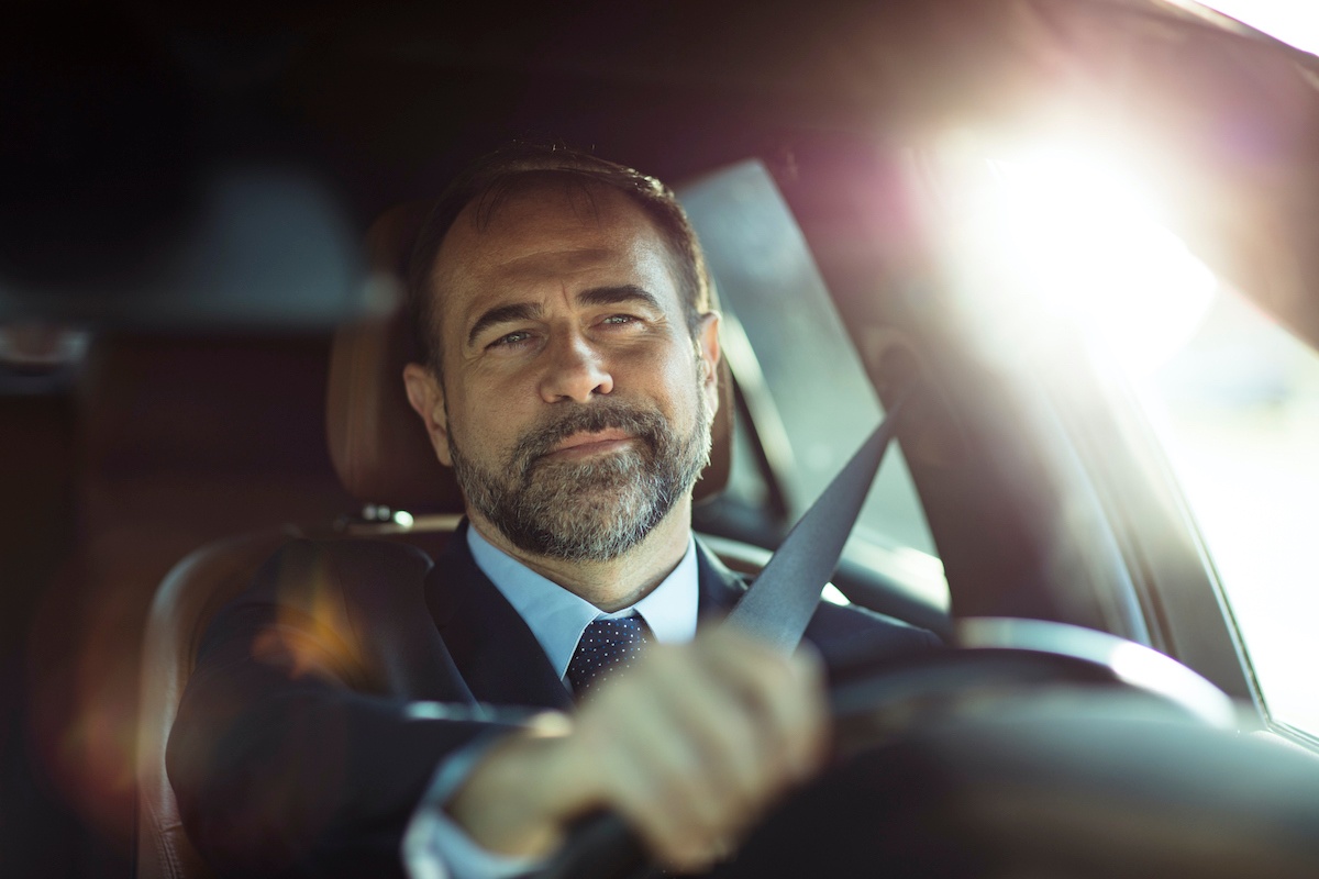 Carro de empresa elétrico ou a gasóleo