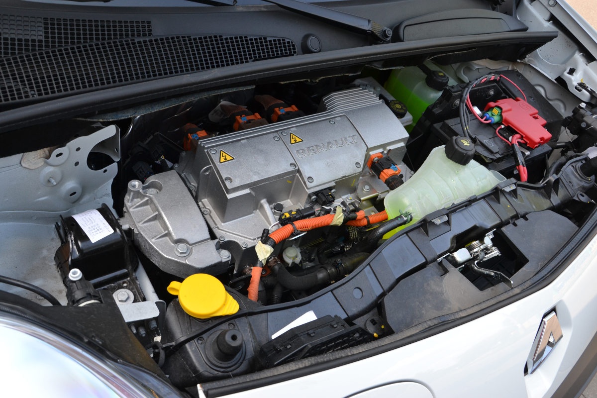 manutenção de um carro elétrico