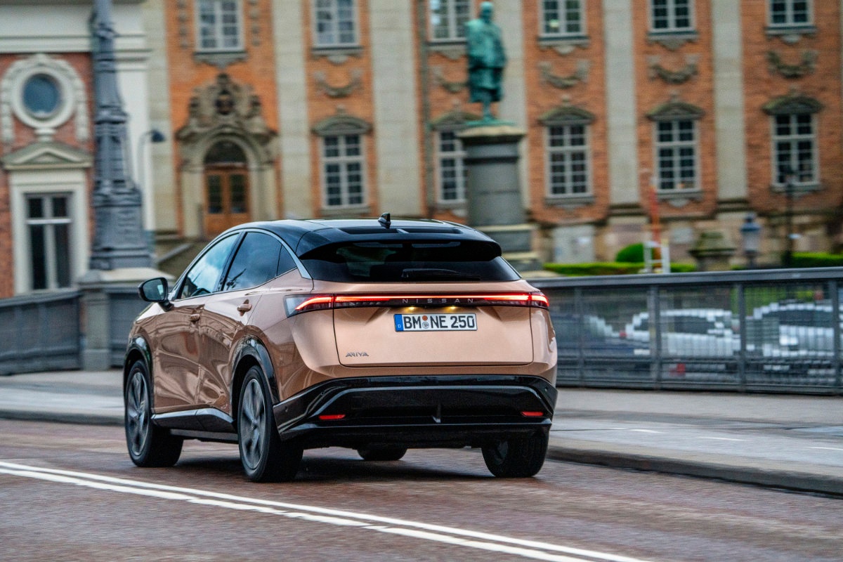 Novo SUV eletrico Crossover Nissan Ariya Standvirtual