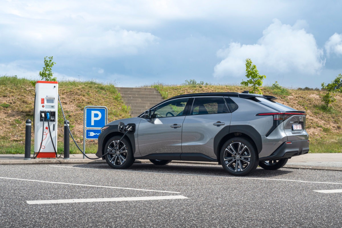 Toyota bZ4X carregamento eletrico