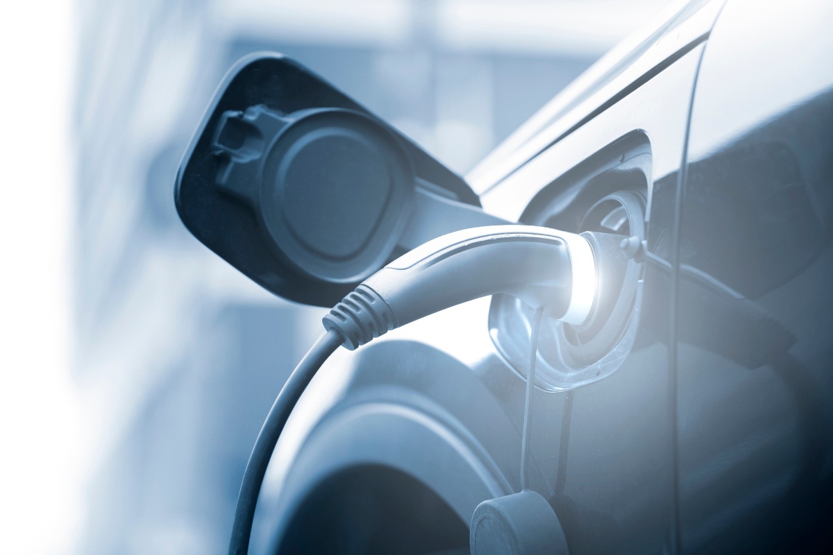 Indeciso entre um carro híbrido e um elétrico