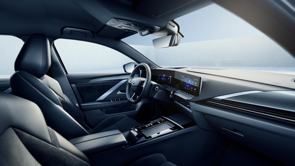 Opel Astra Electric interior