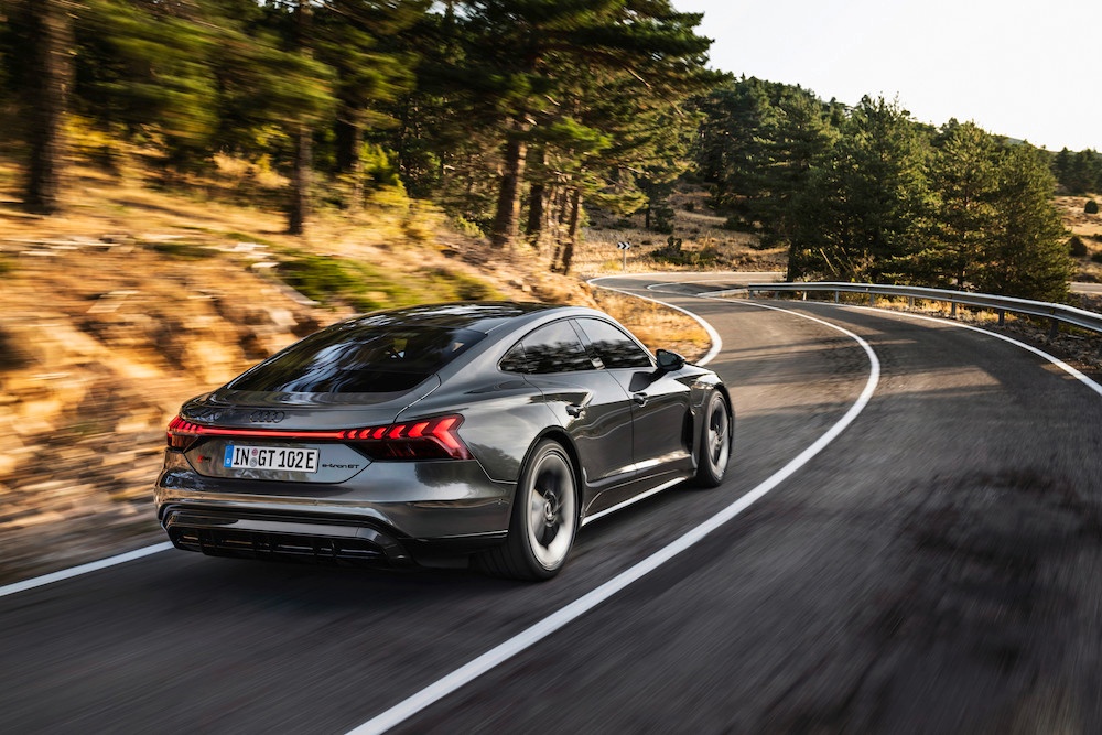 Os 5 carros elétricos que carregam mais rapidamente