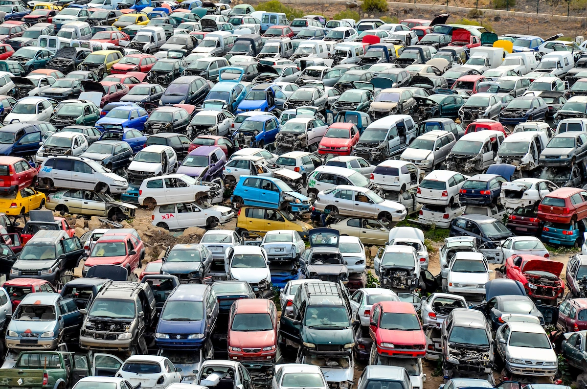 Veículos elétricos com poucos quilómetros estão a ir para abate