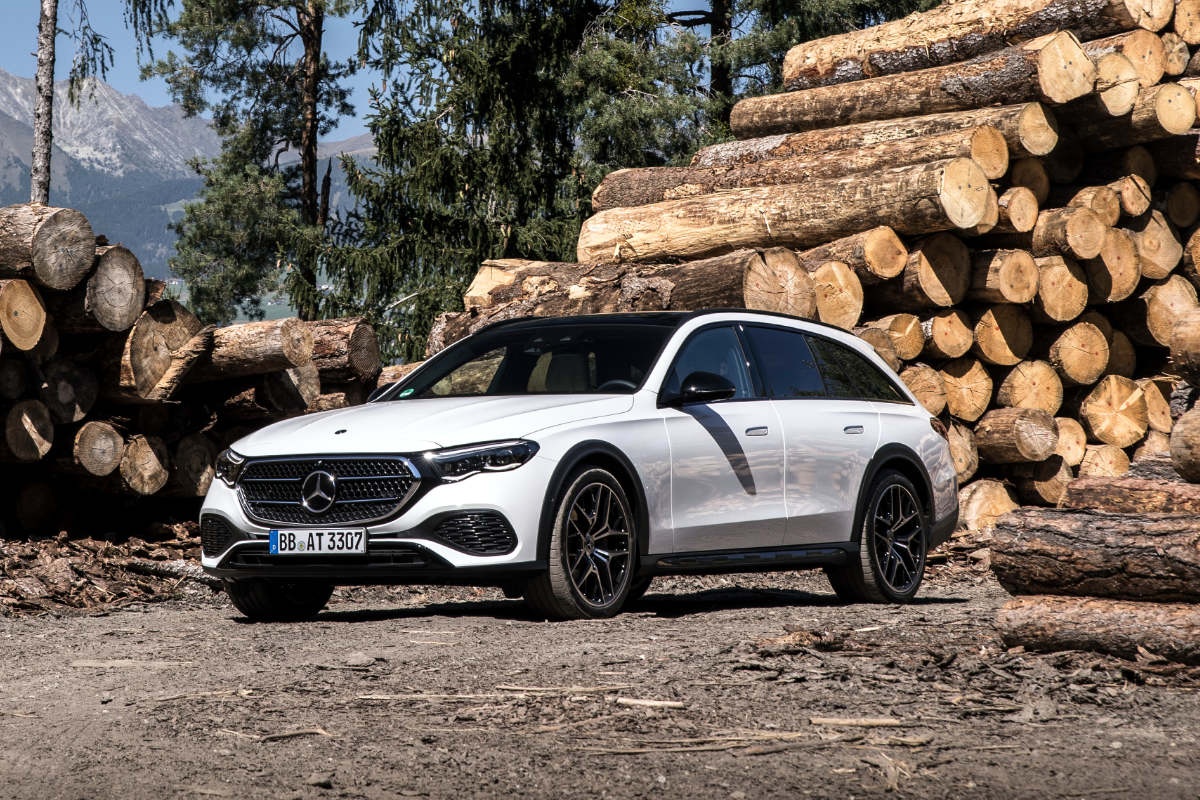 Novo Mercedes Classe E All-terrain branco frente