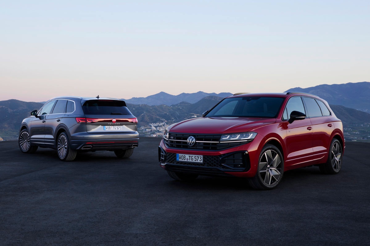 Novo Volkswagen Touareg vermelho e cinzento