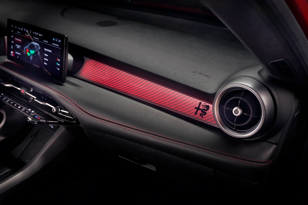 Alfa Romeo Tonale Tributo Italiano pormenor interior