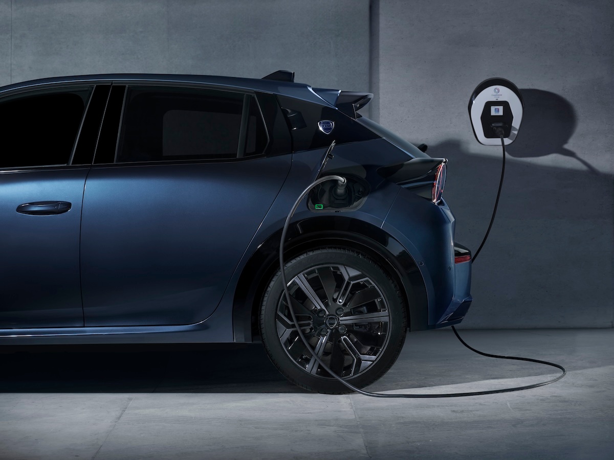 Novo Lancia Ypsilon elétrico