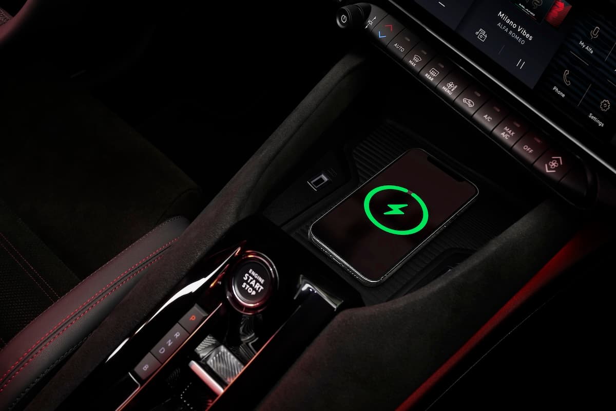 Alfa Romeo Milano carregamento indução