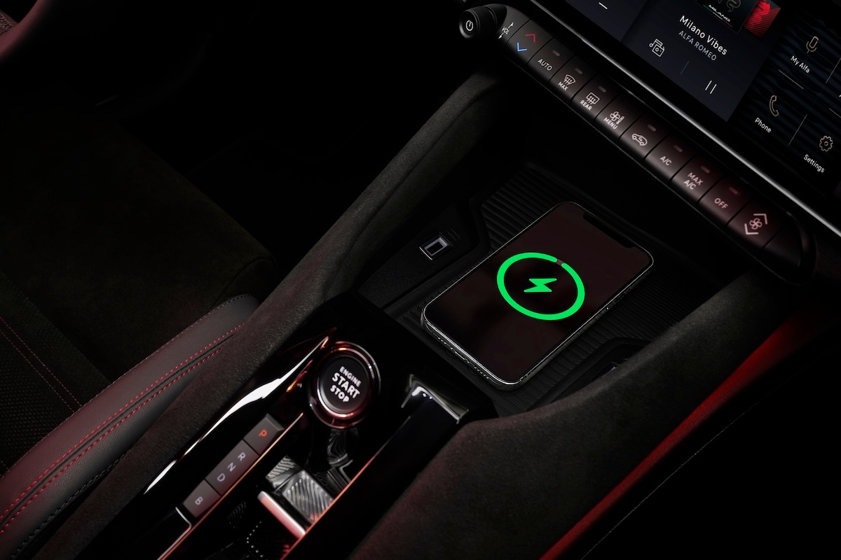 Alfa Romeo Milano carregamento indução