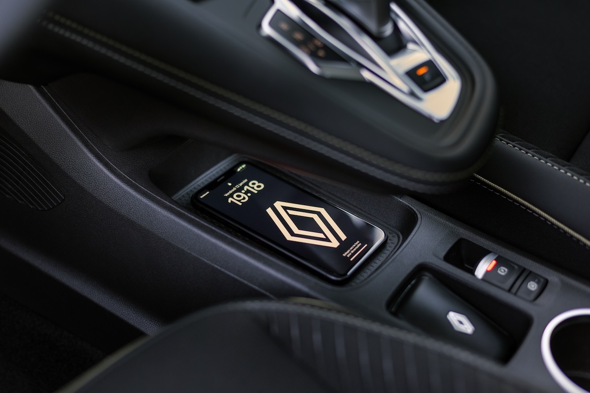 Novo Renault Symbioz carregamento indução smartphone