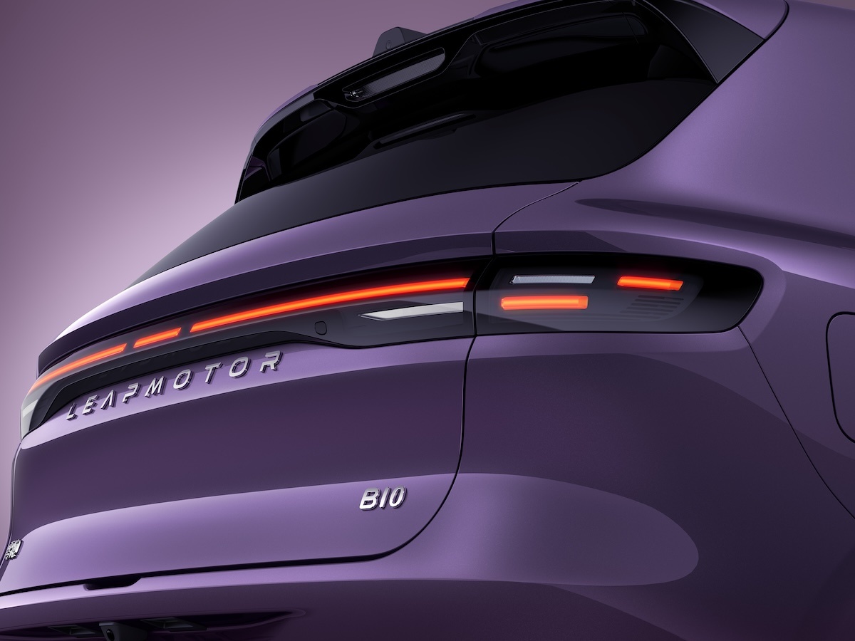 Novo Leapmotor B10 traseira