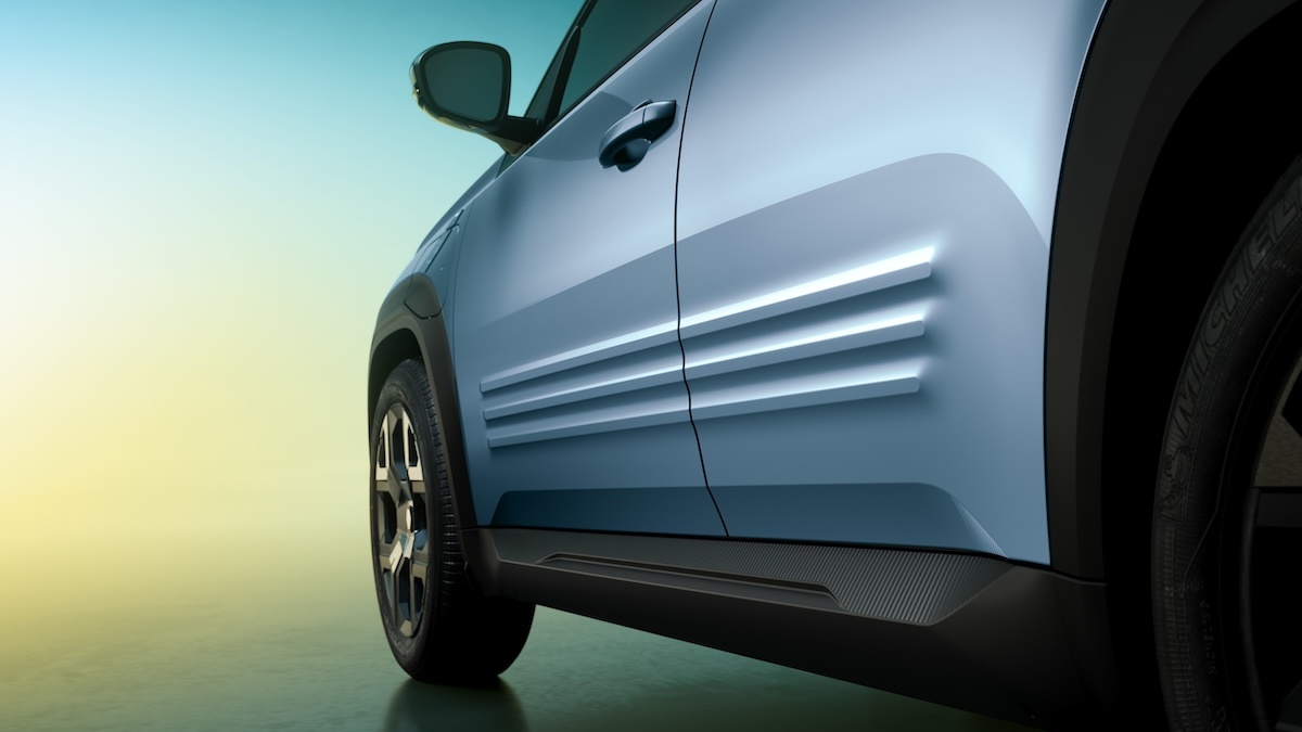 Renault 4 E-Tech electric lateral