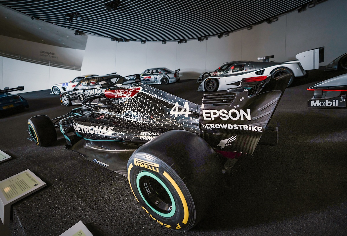 Museu Mercedes-Benz Lewis Hamilton carros