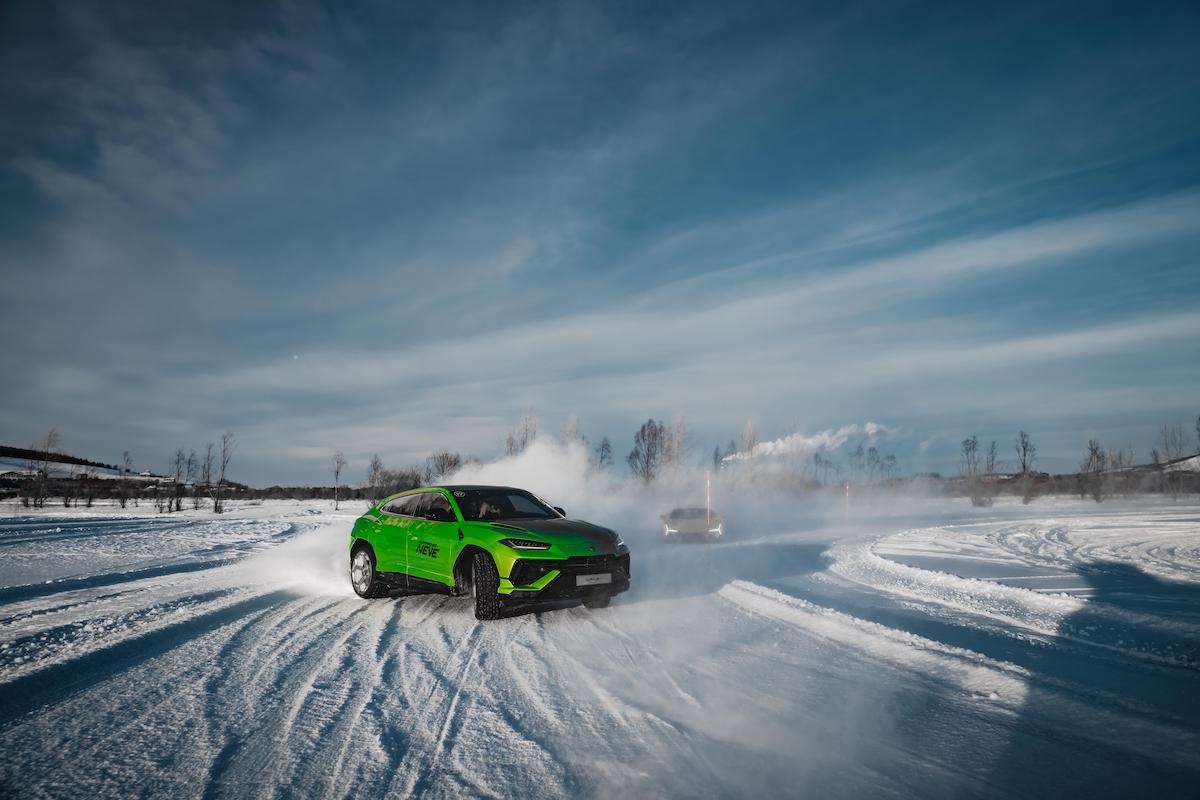 Lamborghini Esperienza Neve Urus