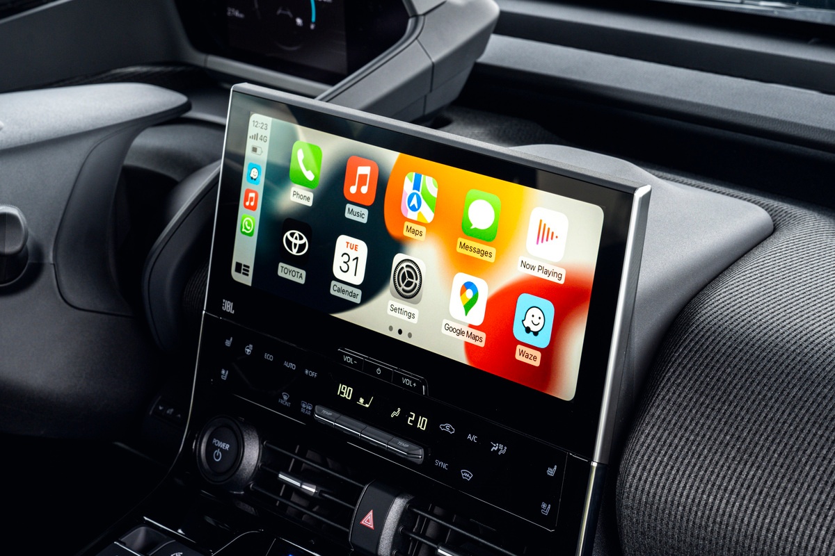 Ecrã tátil de 14'' do novo Toyota bZ4X