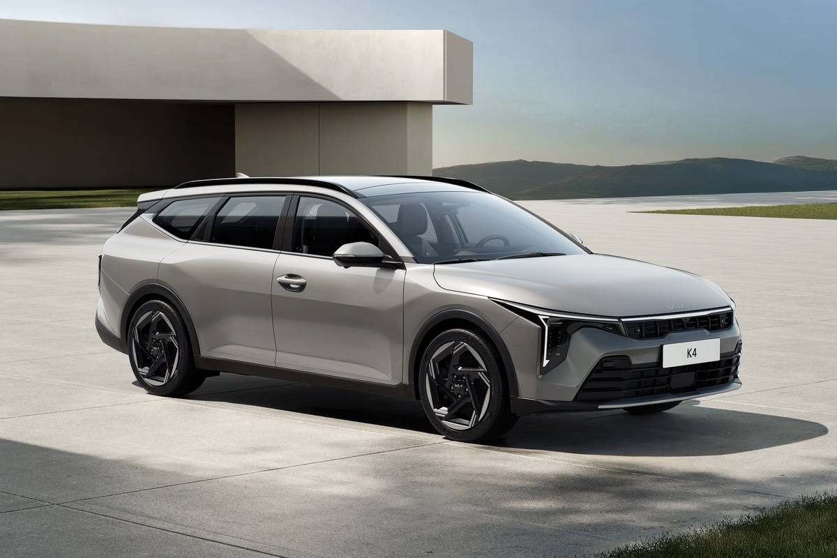 Kia K4 Sportswagon perfil lateral exterior