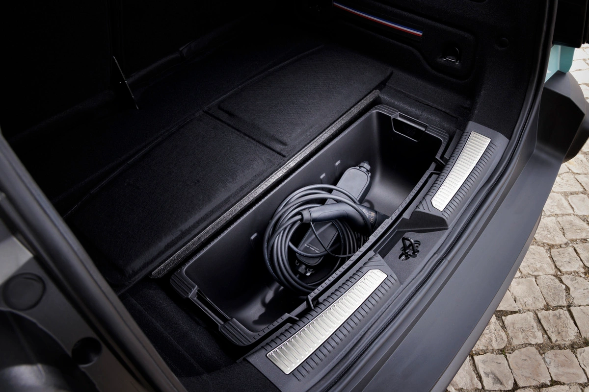 Detalhe da bagageira do Renault 4 E-Tech